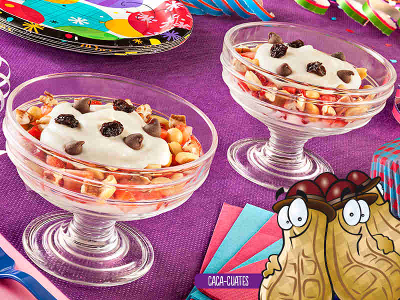 Lonchicuates - Copa de yogurt con frutos secos